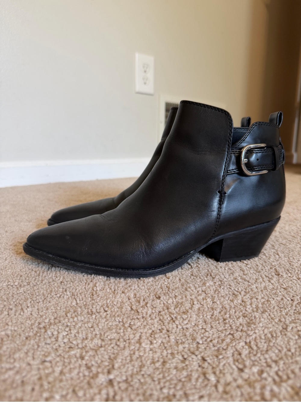 Women's Black Leather Pointed Ankle Boot with Buckle 9.5M